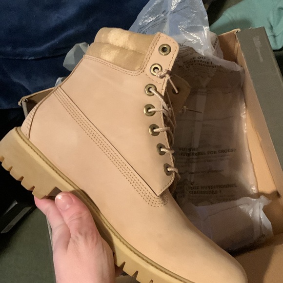Timberland light brown with brown/white laces and ortholite soles! - Picture 8 of 14